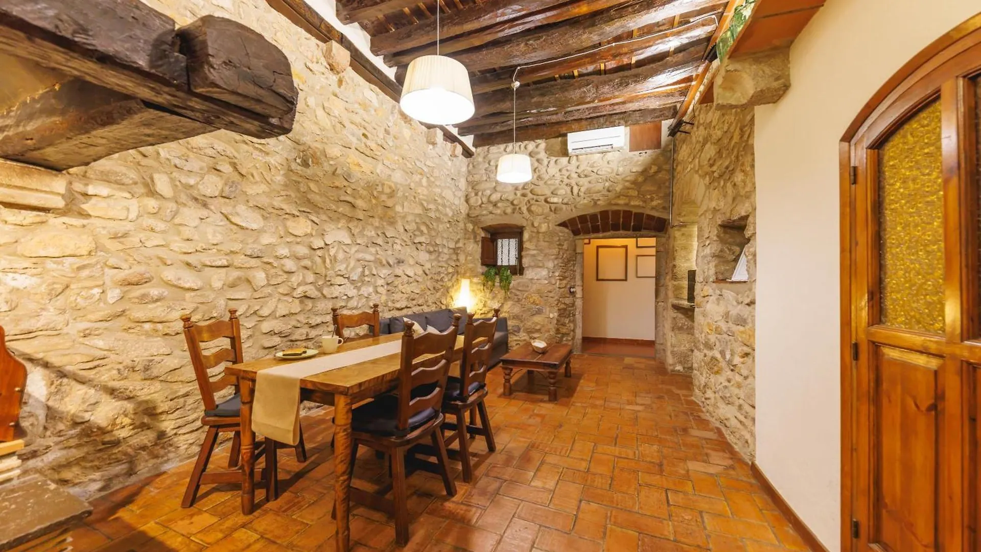 Apartment Bravissimo Girona 1593, Medieval Charm Spain